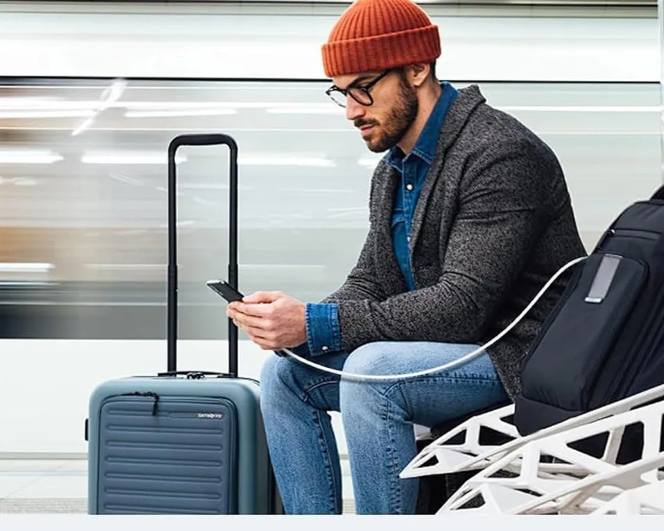 Long enough for the sofa, the bed and the airport – BSTOEM